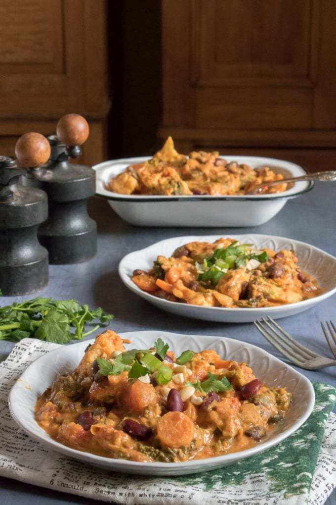 This easy vegan peanut stew is ready in just 25 minutes. It's a hearty and flavourful dish.