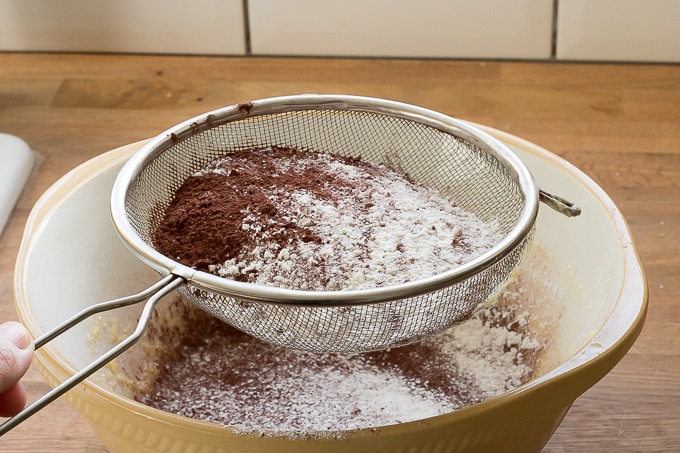 How to Make Easy Vegan Chocolate Cupcakes - Step 2