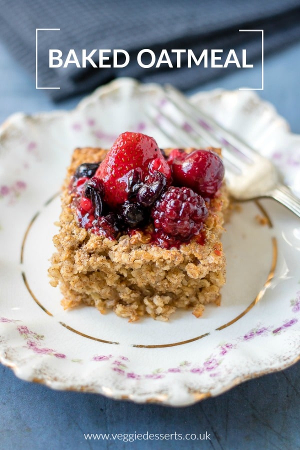 Baked Oatmeal - an easy make ahead breakfast recipe #bakedoatmeal